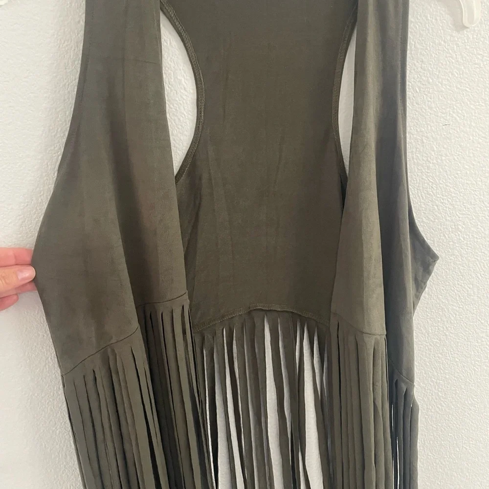 Festival Fourteen and 9th Fringe Sleeveless Vest Olive Faux Suede Size Large - Picture 5 of 7